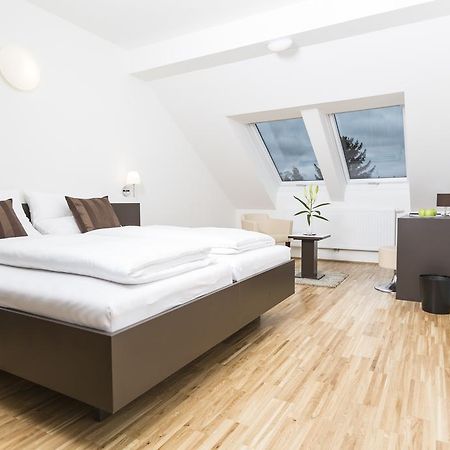 Gaestezimmer By Joechlinger Gerasdorf bei Wien Room photo